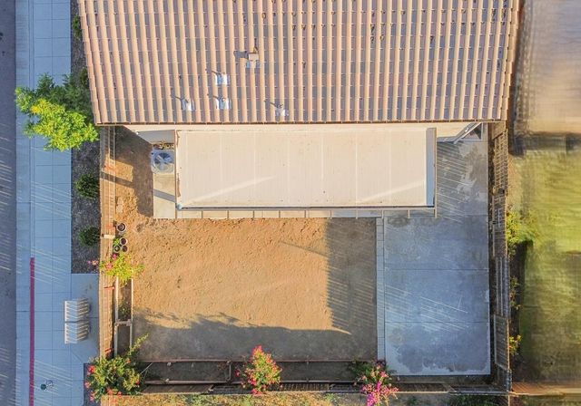 6632 E Cambridge Avenue, Fresno, CA 93727