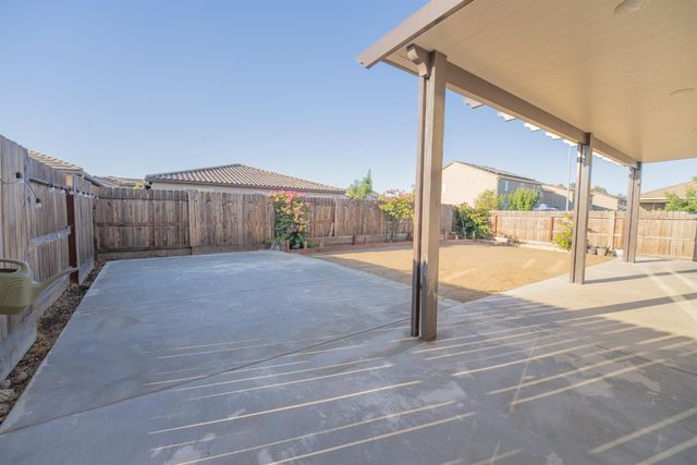 6632 E Cambridge Avenue, Fresno, CA 93727