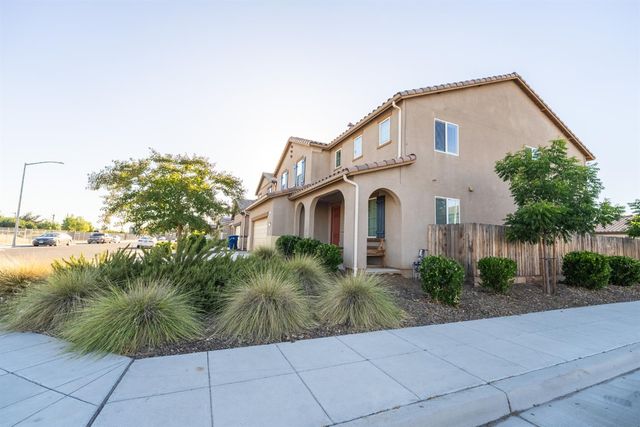 6632 E Cambridge Avenue, Fresno, CA 93727