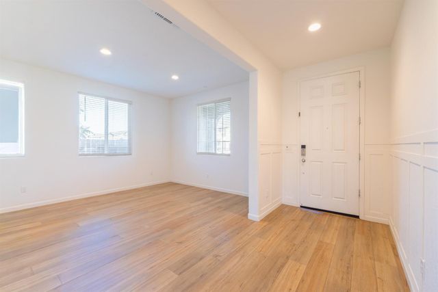 6632 E Cambridge Avenue, Fresno, CA 93727