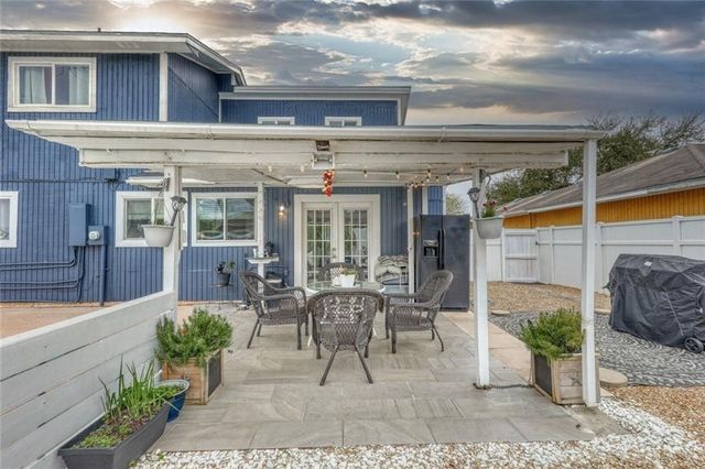 2301 Vialoux Dr, Corpus Christi, TX 78418