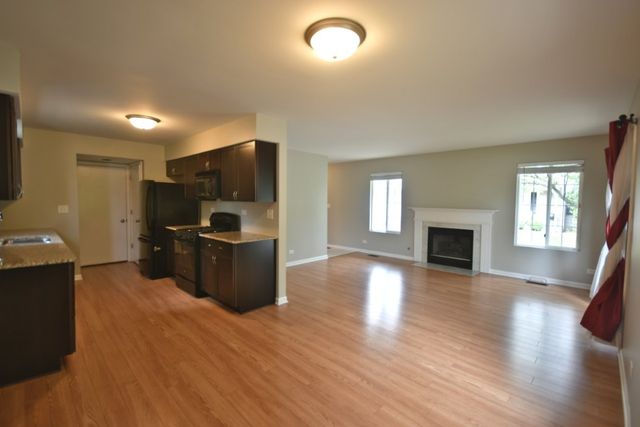 370 Sandhurst Lane A, South Elgin, IL 60177