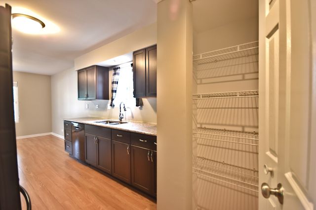 370 Sandhurst Lane A, South Elgin, IL 60177