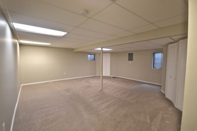370 Sandhurst Lane A, South Elgin, IL 60177