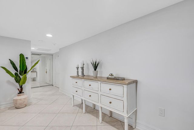 5600 N Flagler Drive, West Palm Beach, FL 33407