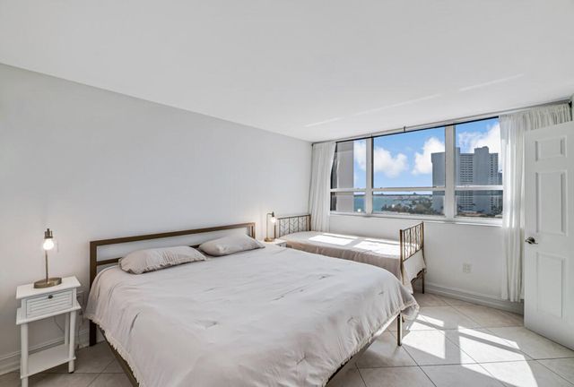 5600 N Flagler Drive, West Palm Beach, FL 33407