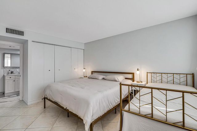 5600 N Flagler Drive, West Palm Beach, FL 33407