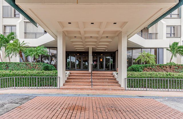 5600 N Flagler Drive, West Palm Beach, FL 33407