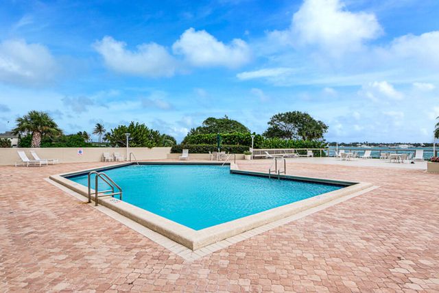 5600 N Flagler Drive, West Palm Beach, FL 33407