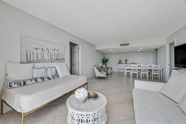 5600 N Flagler Drive, West Palm Beach, FL 33407