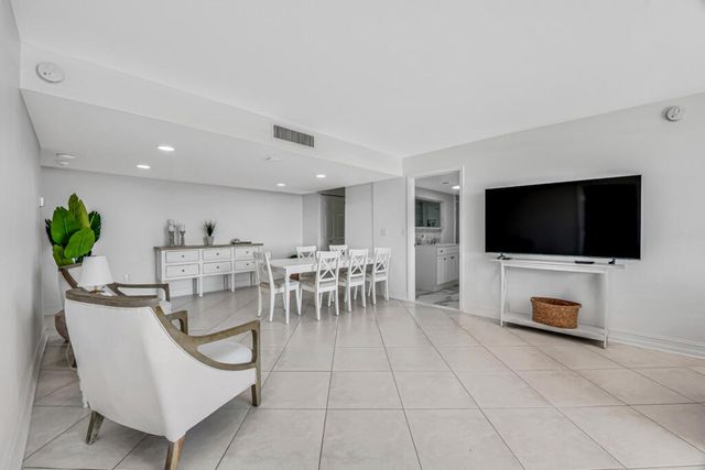 5600 N Flagler Drive, West Palm Beach, FL 33407