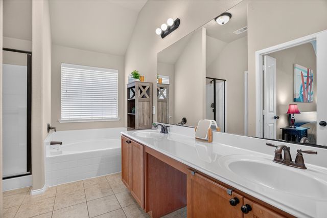 1236 Hickory Bend Lane, Fort Worth, TX 76108