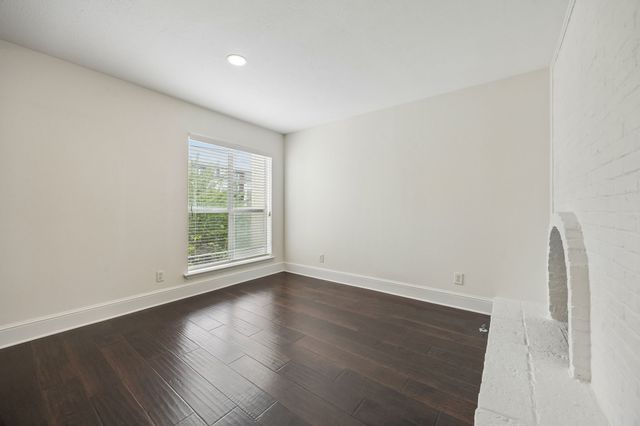 5916 Sandhurst Lane 233, Dallas, TX 75206