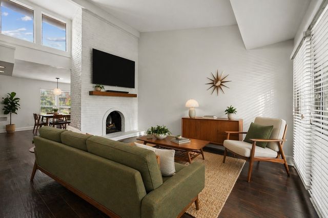 5916 Sandhurst Lane 233, Dallas, TX 75206