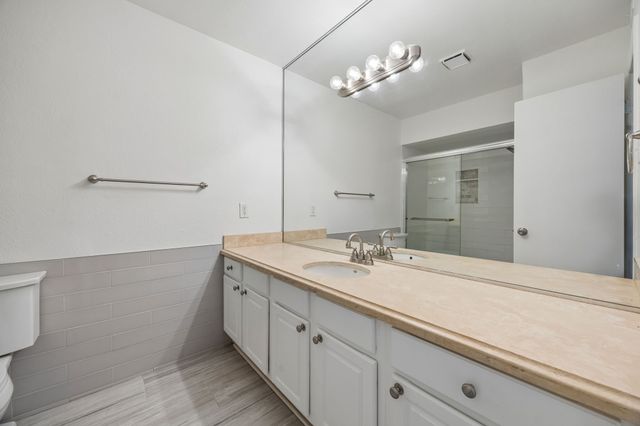 5916 Sandhurst Lane 233, Dallas, TX 75206