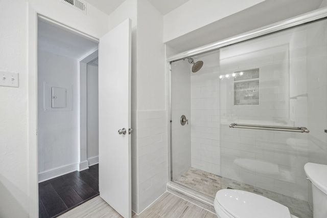 5916 Sandhurst Lane 233, Dallas, TX 75206