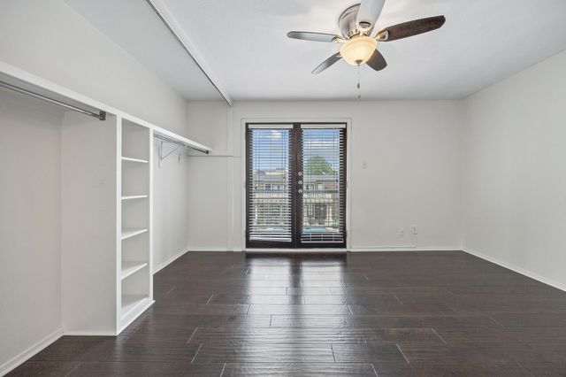 5916 Sandhurst Lane 233, Dallas, TX 75206