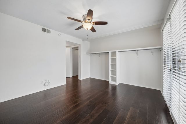 5916 Sandhurst Lane 233, Dallas, TX 75206