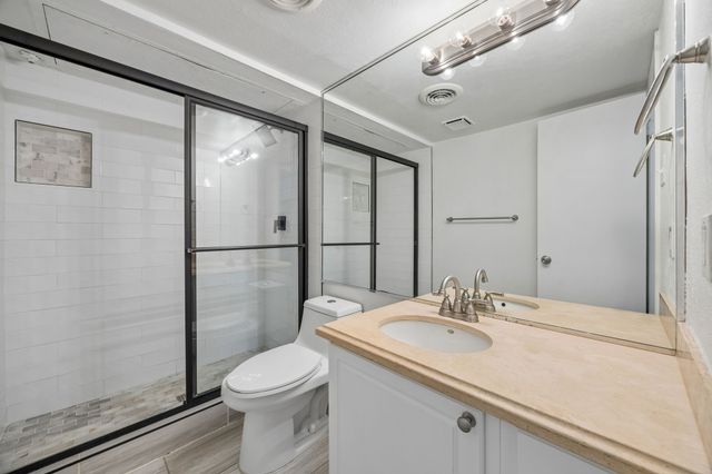 5916 Sandhurst Lane 233, Dallas, TX 75206