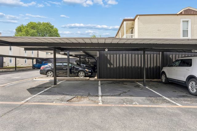 5916 Sandhurst Lane 233, Dallas, TX 75206