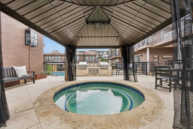 5916 Sandhurst Lane 233, Dallas, TX 75206