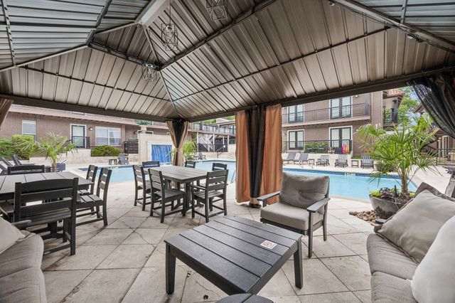 5916 Sandhurst Lane 233, Dallas, TX 75206