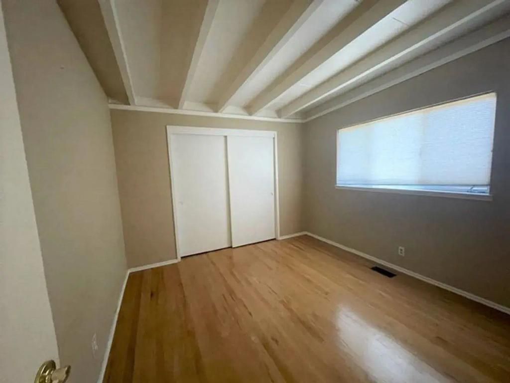 Image 7 of property listing at 2463 Tamalpais Street, Mountain View, CA 94043