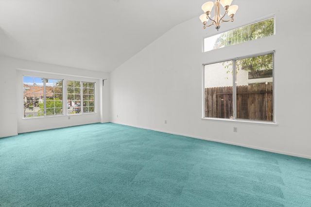 5030 Charter Rd, Rocklin, CA 95765