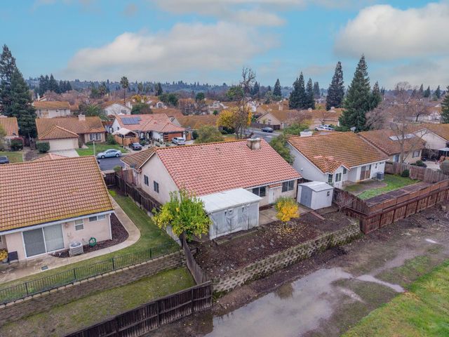 5030 Charter Rd, Rocklin, CA 95765