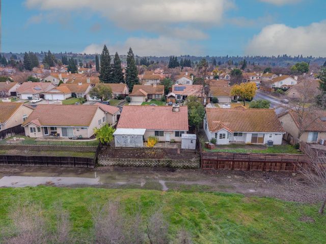 5030 Charter Rd, Rocklin, CA 95765