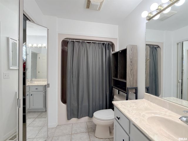 1432 W GRANDRIDGE Court, Dunlap, IL 61525