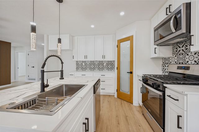 1409 Southmoor Drive, Arlington, TX 76010