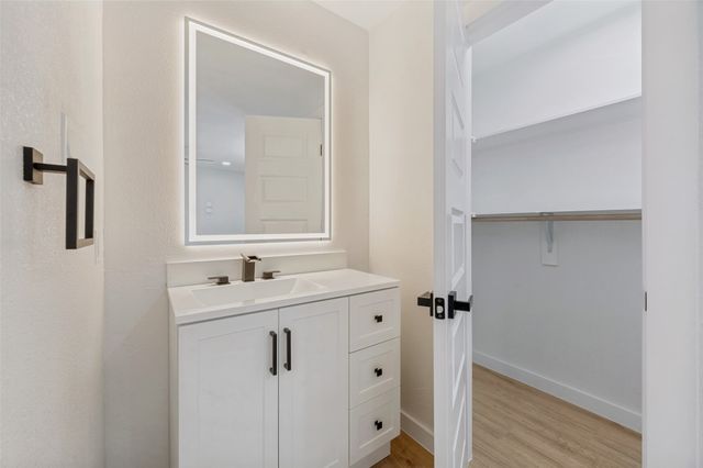 1409 Southmoor Drive, Arlington, TX 76010