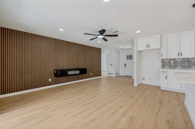 1409 Southmoor Drive, Arlington, TX 76010