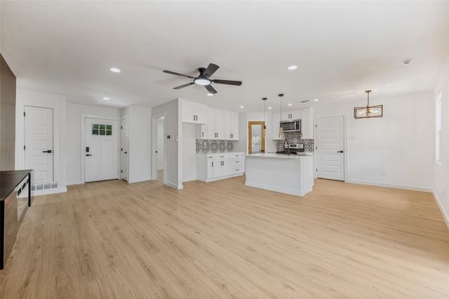 1409 Southmoor Drive, Arlington, TX 76010