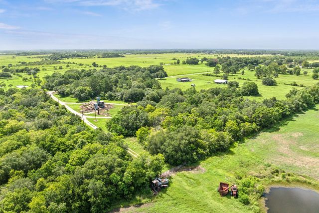 20499 Englin Road, Winnie, TX 77665