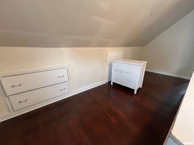 1328 W CIRCLE Road, Peoria, IL 61604