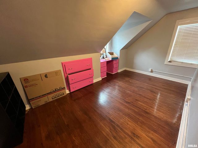 1328 W CIRCLE Road, Peoria, IL 61604