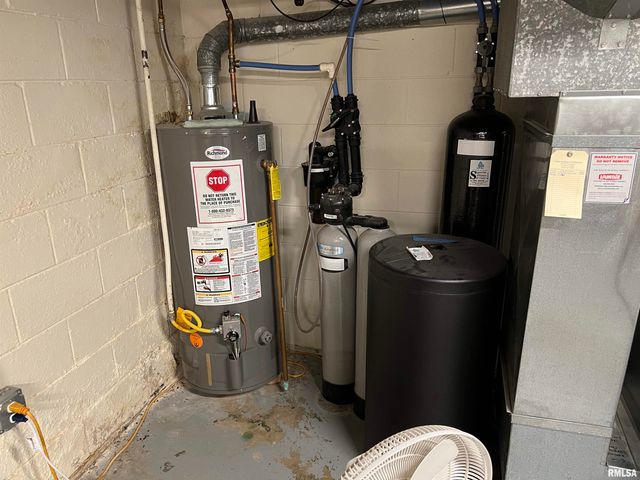 1328 W CIRCLE Road, Peoria, IL 61604