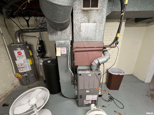 1328 W CIRCLE Road, Peoria, IL 61604