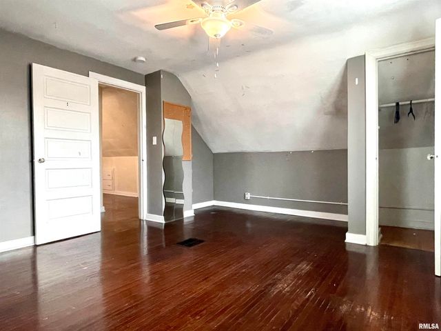 1328 W CIRCLE Road, Peoria, IL 61604