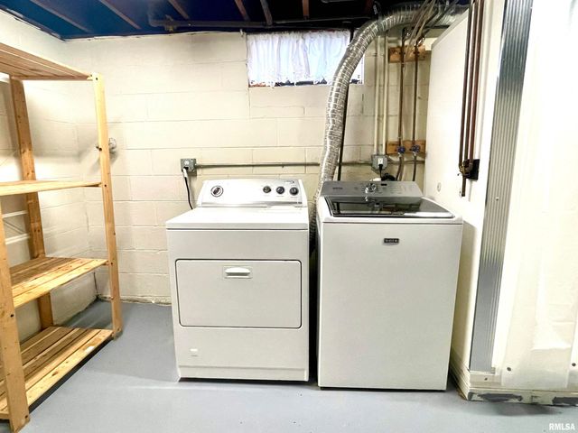 1328 W CIRCLE Road, Peoria, IL 61604