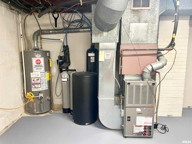 1328 W CIRCLE Road, Peoria, IL 61604