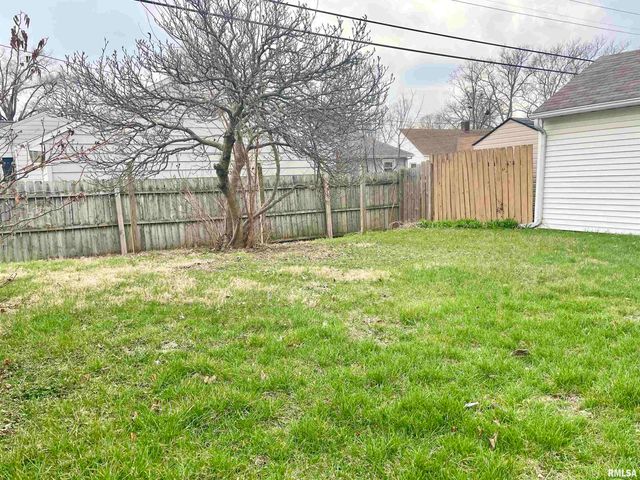 1328 W CIRCLE Road, Peoria, IL 61604