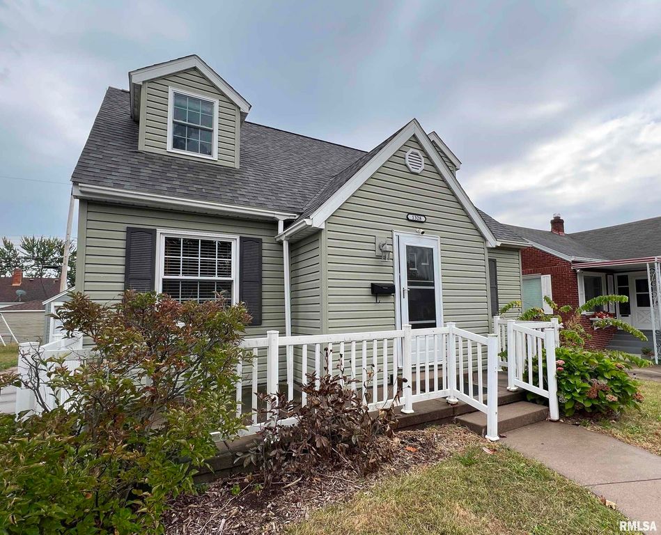 1328 W CIRCLE Road, Peoria, IL 61604