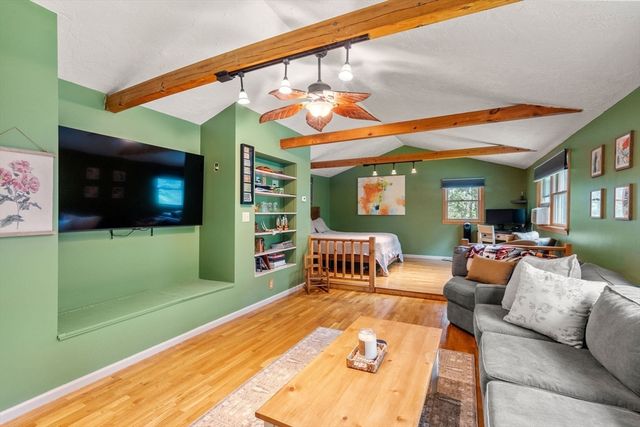 202 Franklin St, Halifax, MA 02338