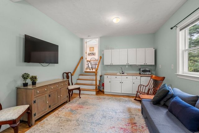 202 Franklin St, Halifax, MA 02338