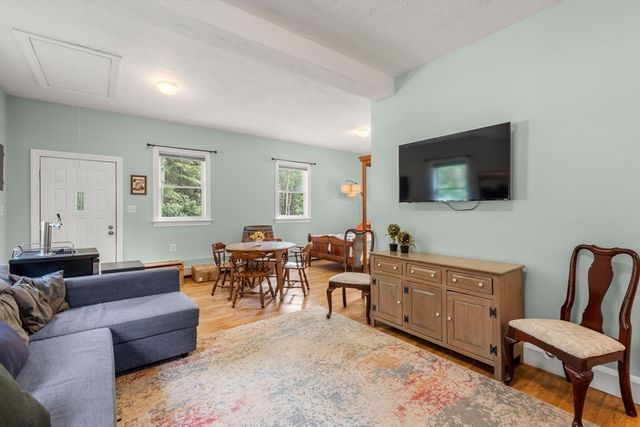 202 Franklin St, Halifax, MA 02338