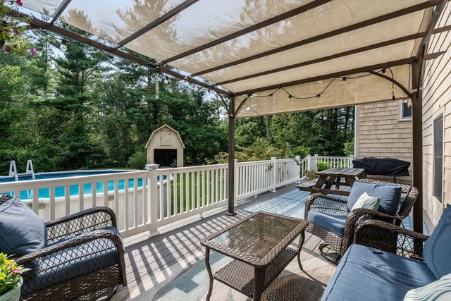 202 Franklin St, Halifax, MA 02338