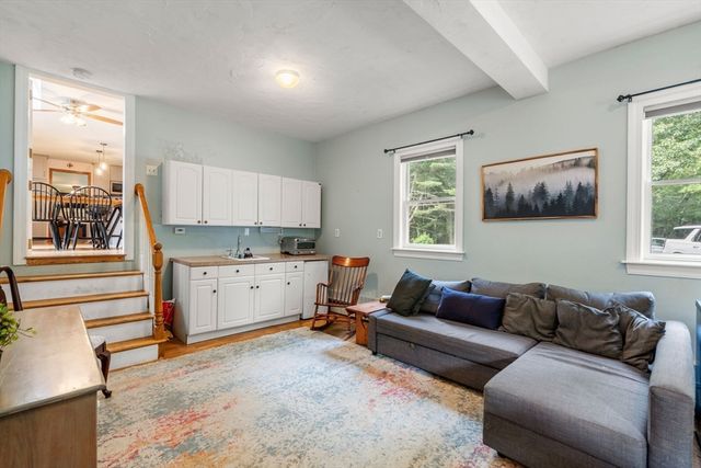 202 Franklin St, Halifax, MA 02338